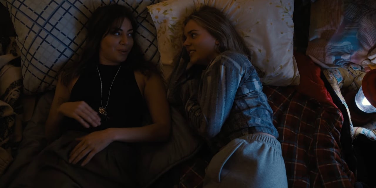 My Old Ass, Aubrey Plaza dà consigli alla sé stessa adolescente nel trailer ufficiale