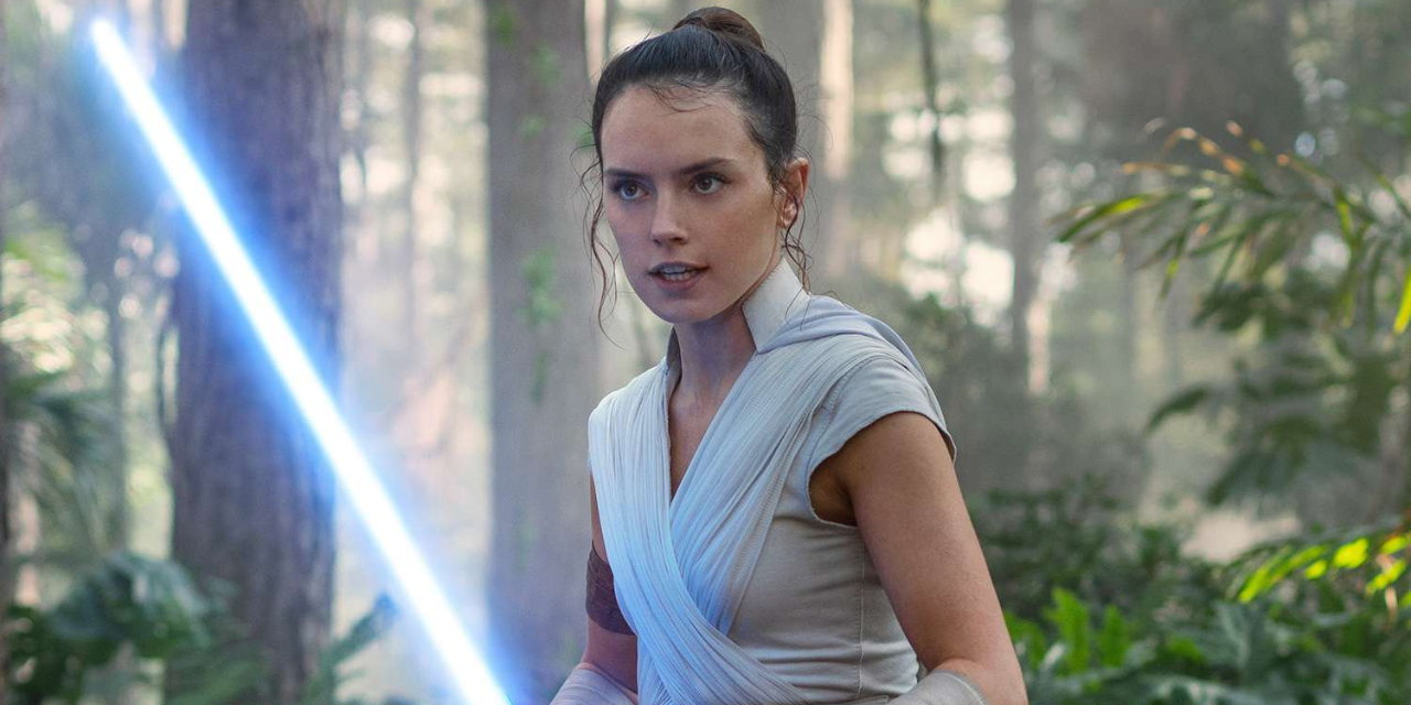 Star Wars: il film su Rey con Daisy Ridley perde lo sceneggiatore