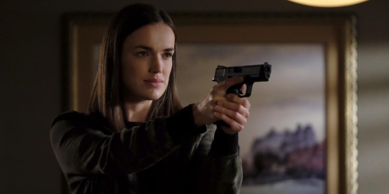 Elizabeth Henstridge sarà la figlia di Lex Luthor in Superman & Lois