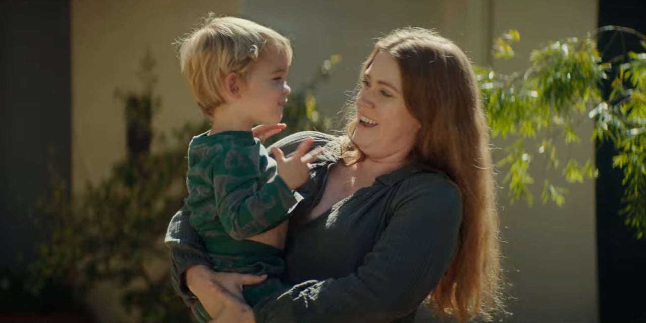 Nightbitch, Amy Adams nelle prime due clip